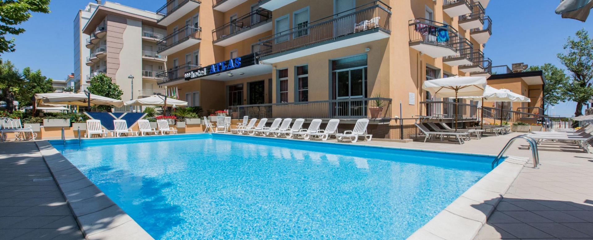hotelatlasrimini it 5-piscina-hotel-atlas-1000x681 012