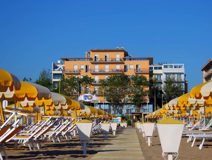 Hotel in Rimini, nur einen Steinwurf vom Strand entfernt