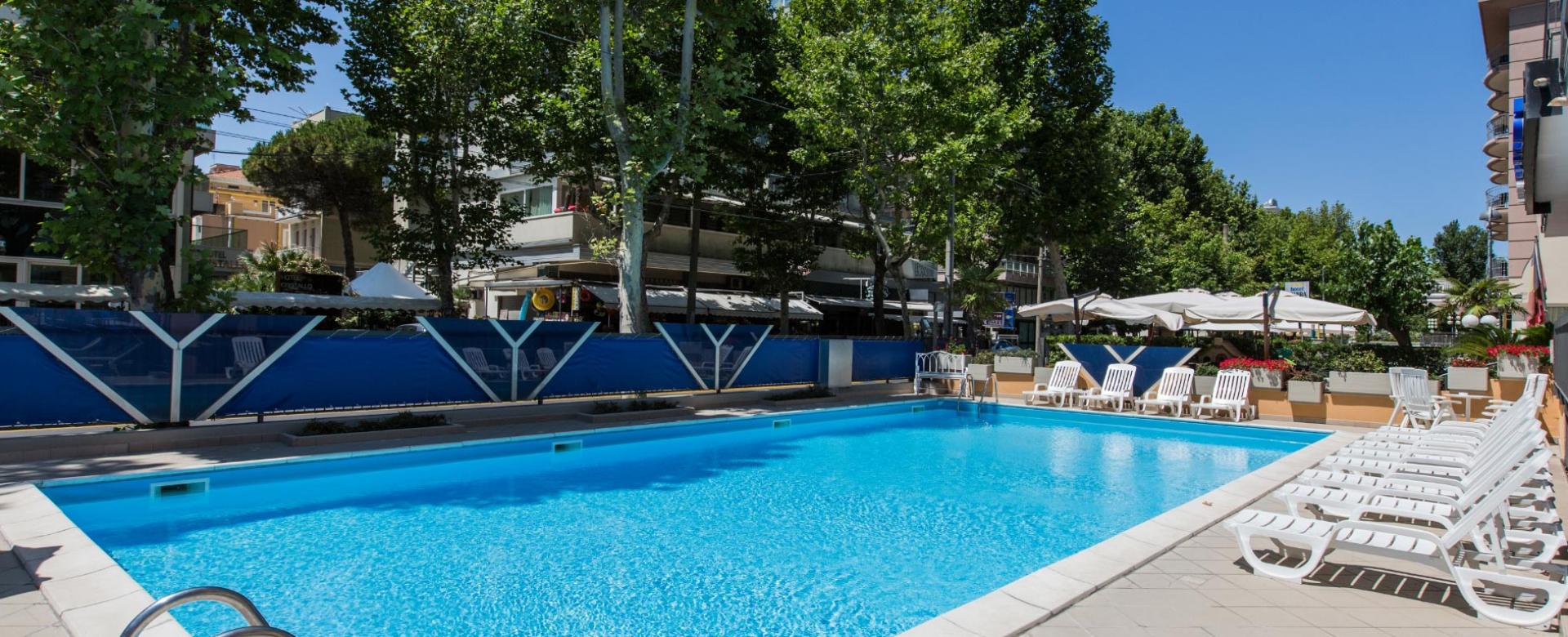 hotelatlasrimini en swimming-pool 012